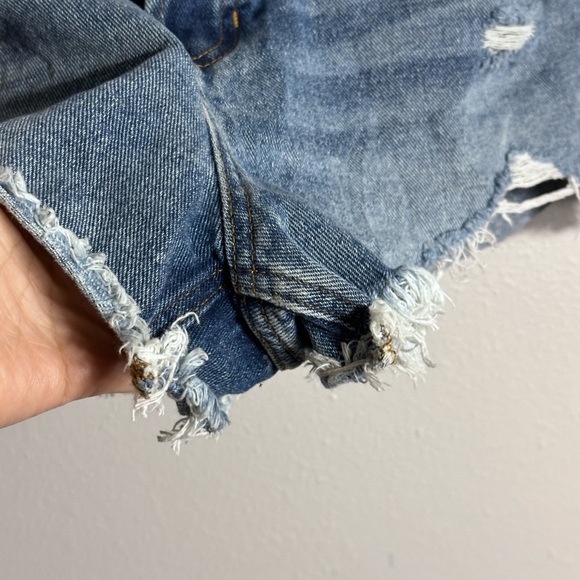 Pacsun Women Denim Ripped Vintage High Rise Shorts size 29. - Picture 3 of 9
